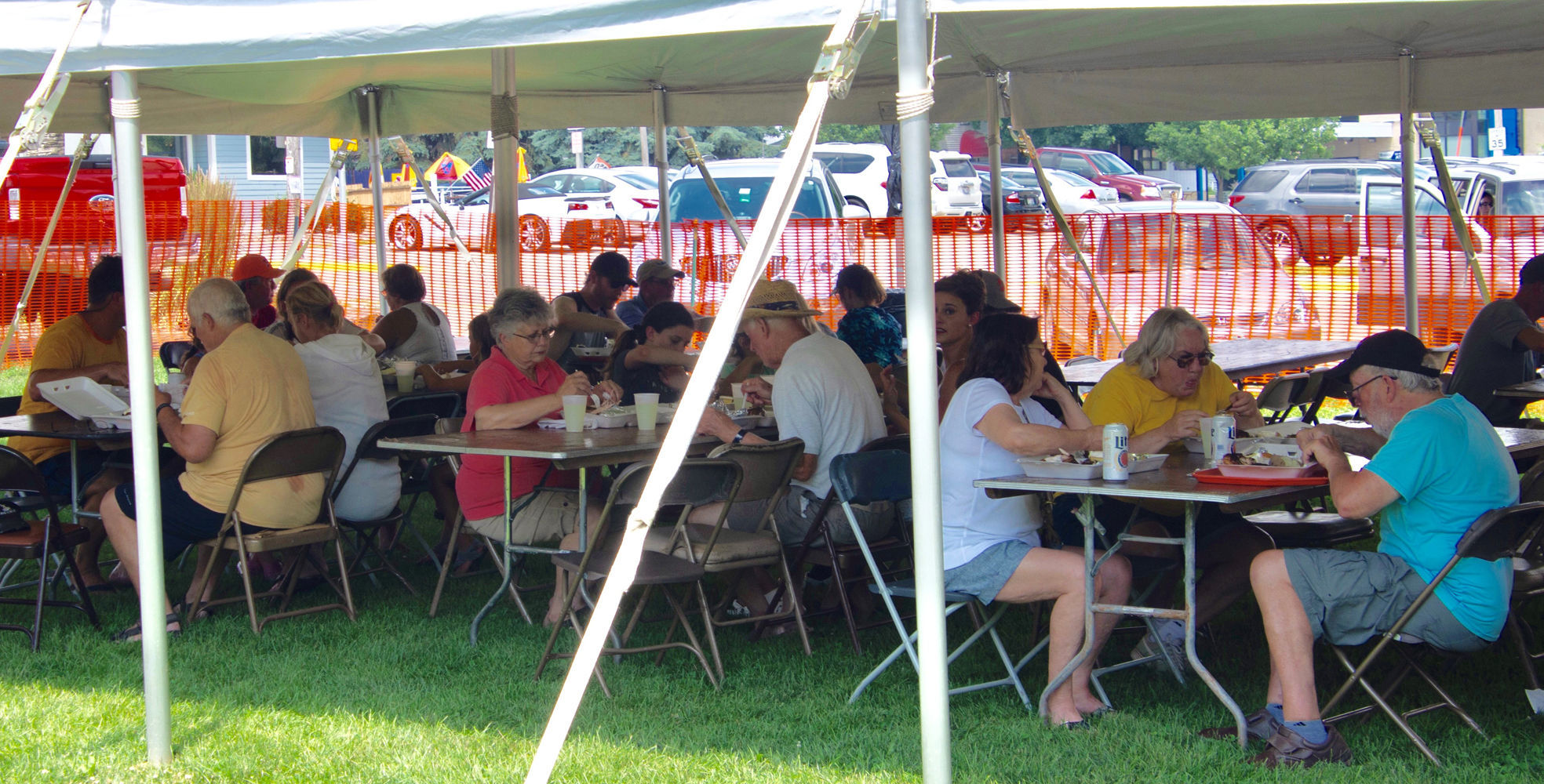 Crowds gather at the Williams Bay Chicken Roast